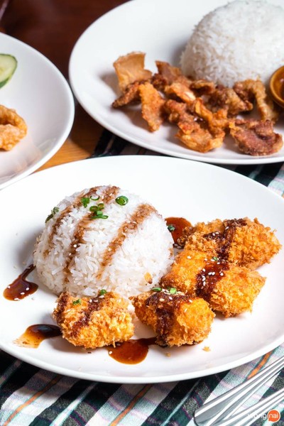 ข้าวปลาทอดซอสเดอะพูล