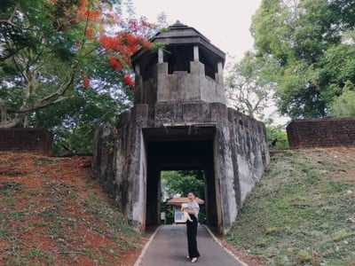 ปากทางเข้าค่ายเนินวง