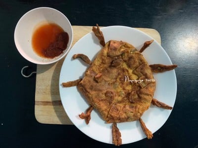 ไข่เจียวปลากรอบพริกมาม่า ไข่เจียวปลากรอบพริกมาม่า