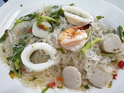 ยำวุ้นเส้นทะเล