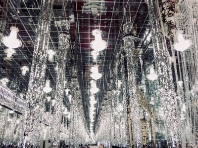โมเสสระยับงดงามในวิหารแก้ว