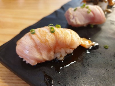 ซูชิปลาแซลมอนเทอริยากิ