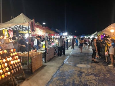 ถนนคนเดินบางแสน