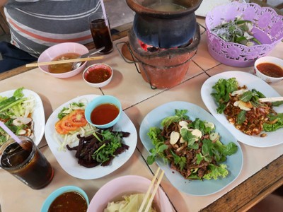 อาหาร หรือ เครื่องดื่ม