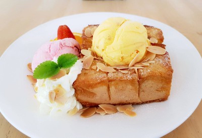 The Pine Honey Toast