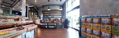 นอกจากเป็น Cafe ยังเป็นร้านขายของที่ระลึก