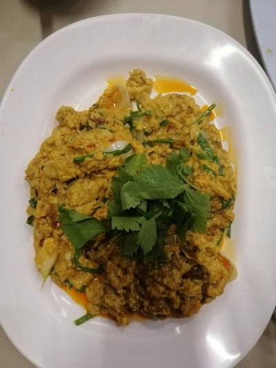 ปูนิ่มผัดผงกะหรี่