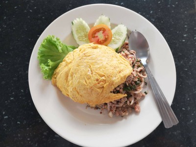 ข้าวลาบหมู+ไข่เจียว