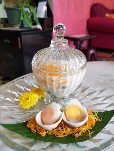 บัวลอยชาโคล