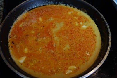 วิธีทำ กุ้งผัดผงกะหรี่