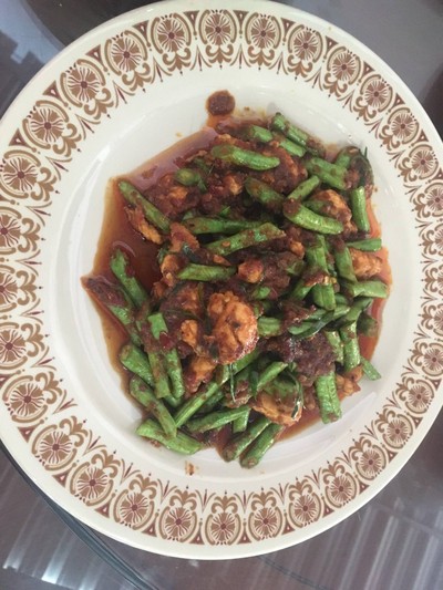“ผัดพริกแกงถั่วหมูชิ้น" “ผัดพริกแกงถั่วหมูชิ้น"