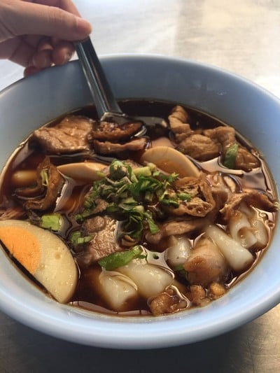 ก๋วยจั๊บน้ำข้น อนุสาวรีย์ชัยฯ