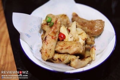 คอหมูคั่วเกลือ