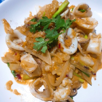 วิธีทำ หมึกผัดไข่เค็ม วิธีทำ หมึกผัดไข่เค็ม