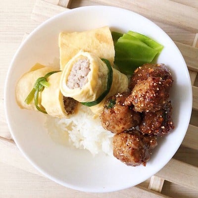🌈ข้าวไข่ม้วน x ลาบหมูทอด
