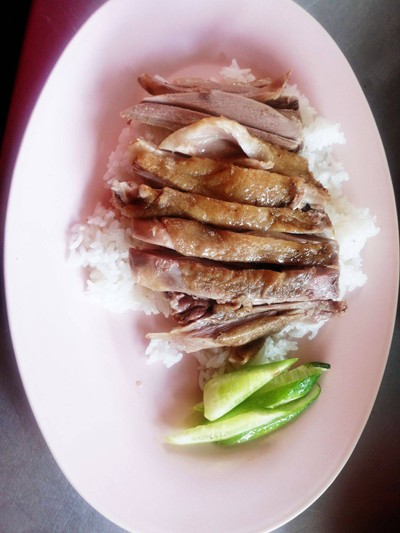 ข้าวหน้าเป็ดพะโล้ธรรมดา 50 พิเศษ 65 บาท