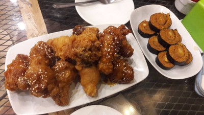 อาหาร หรือ เครื่องดื่ม