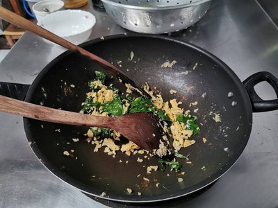 วิธีทำ ใบเหลียงผัดไข่