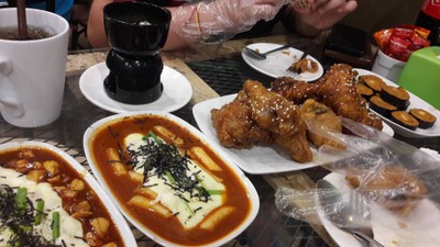 อาหาร หรือ เครื่องดื่ม