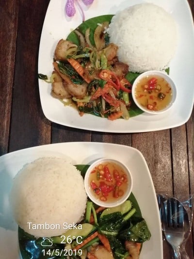 อาหาร หรือ เครื่องดื่ม