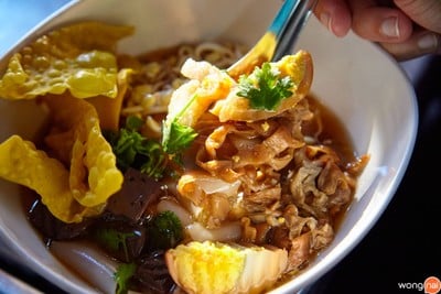 ก๋วยจั๊บเจ้ดาว ตลาดปักธงชัย