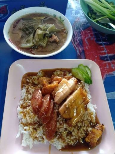 เฮียเล็กข้าวหมูกรอบหมูแดง (HIA LEK KHAO MU KROP MU DAENG RESTAURANT) เฮียเล็กข้าวหมูกรอบหมูแดง (HIA LEK KHAO MU KROP MU DAENG RESTAURANT)