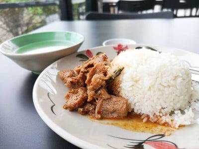 ข้าวแกงขวัญเรือน (Kwanruan thai Curry) ข้าวแกงขวัญเรือน (Kwanruan thai Curry)