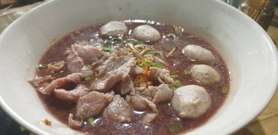 ก๋วยเตี๋ยวเนื้อลุงพร