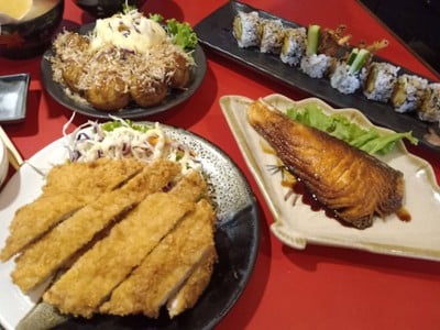 อาหาร หรือ เครื่องดื่ม