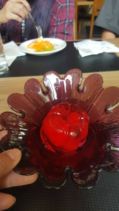 อาหาร หรือ เครื่องดื่ม