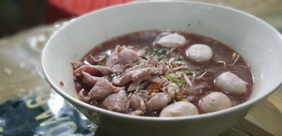 ก๋วยเตี๋ยวเนื้อลุงพร