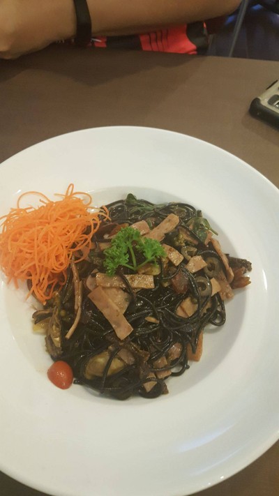 อาหาร หรือ เครื่องดื่ม