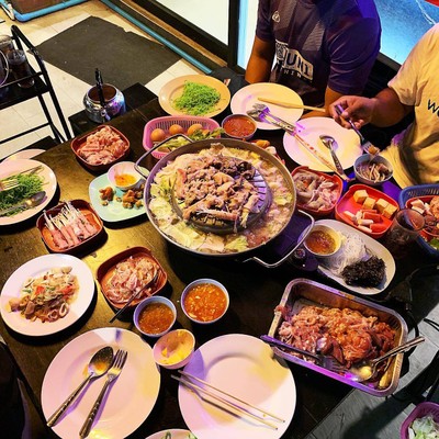 อาหาร หรือ เครื่องดื่ม