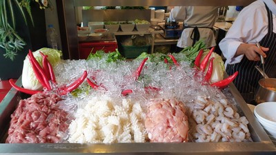 อาหาร หรือ เครื่องดื่ม