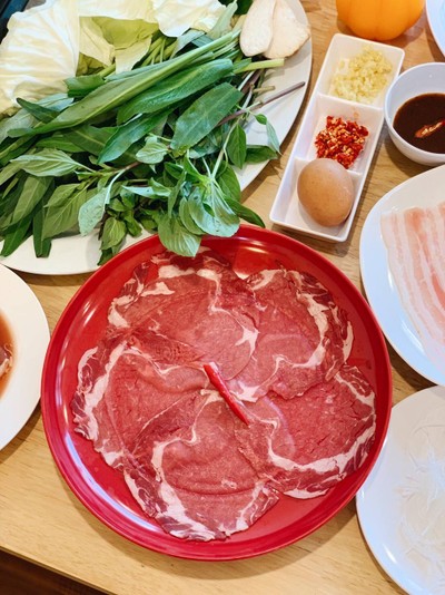 Gao Kamol (แจ่วฮ้อน) Gao Kamol (แจ่วฮ้อน)