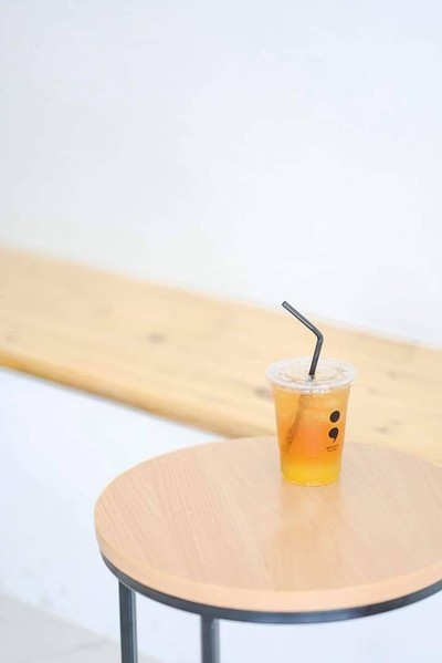 Semicolon Tea Stand (เซมิโคลอน ที สแตนด์) ถนนนาคนิวาส Semicolon Tea Stand (เซมิโคลอน ที สแตนด์) ถนนนาคนิวาส