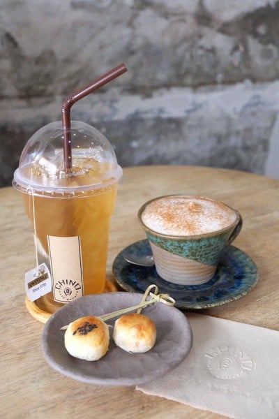 Chino Cafe Gallery (ชิโน คาเฟ่ แกลอรี่) Chino Cafe Gallery (ชิโน คาเฟ่ แกลอรี่)