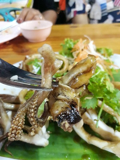 อาหาร หรือ เครื่องดื่ม