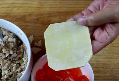 วิธีทำ ขนมจีบหมูสับไข่เค็ม วิธีทำ ขนมจีบหมูสับไข่เค็ม