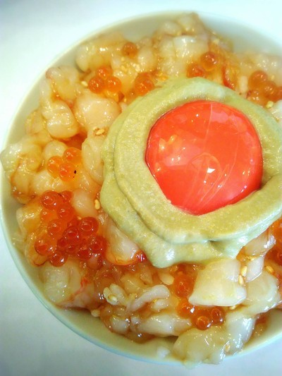 (ข้าวด้งหน้ากุ้งหวาน, ไข่แซลมอน และมันปู)
