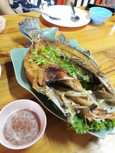 ปลากะพงทอดน้ำปลา