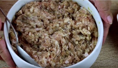 วิธีทำ ขนมจีบหมูสับไข่เค็ม วิธีทำ ขนมจีบหมูสับไข่เค็ม