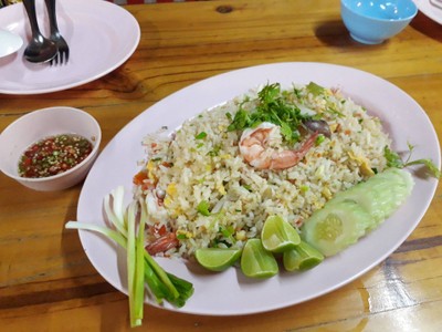 ข้าวผัดรวมมิตร(จานใหญ่)