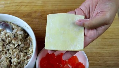 วิธีทำ ขนมจีบหมูสับไข่เค็ม วิธีทำ ขนมจีบหมูสับไข่เค็ม