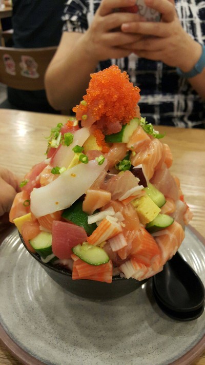 ข้าวหน้าปลาดิบรวมฟูจิ