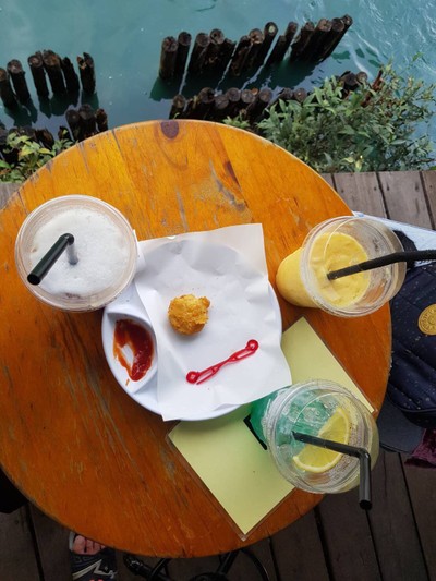 อาหาร หรือ เครื่องดื่ม