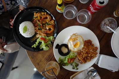 ข้าวกุ้งพริกเผา