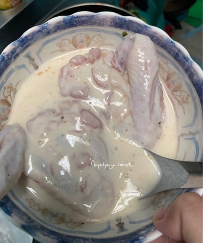 วิธีทำ ปีกไก่หมักน้ำมันงาชุบแป้งทอด วิธีทำ ปีกไก่หมักน้ำมันงาชุบแป้งทอด