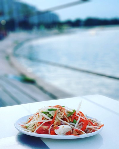 ส้มตำไทยไข่เค็ม