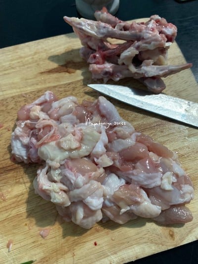 วิธีทำ กระเพราปีกไก่ทอด+ไข่ดาวราดข้าว วิธีทำ กระเพราปีกไก่ทอด+ไข่ดาวราดข้าว